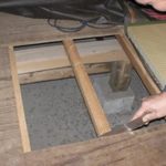 床下からの異臭を感じる方！原因と対策方法を解説します